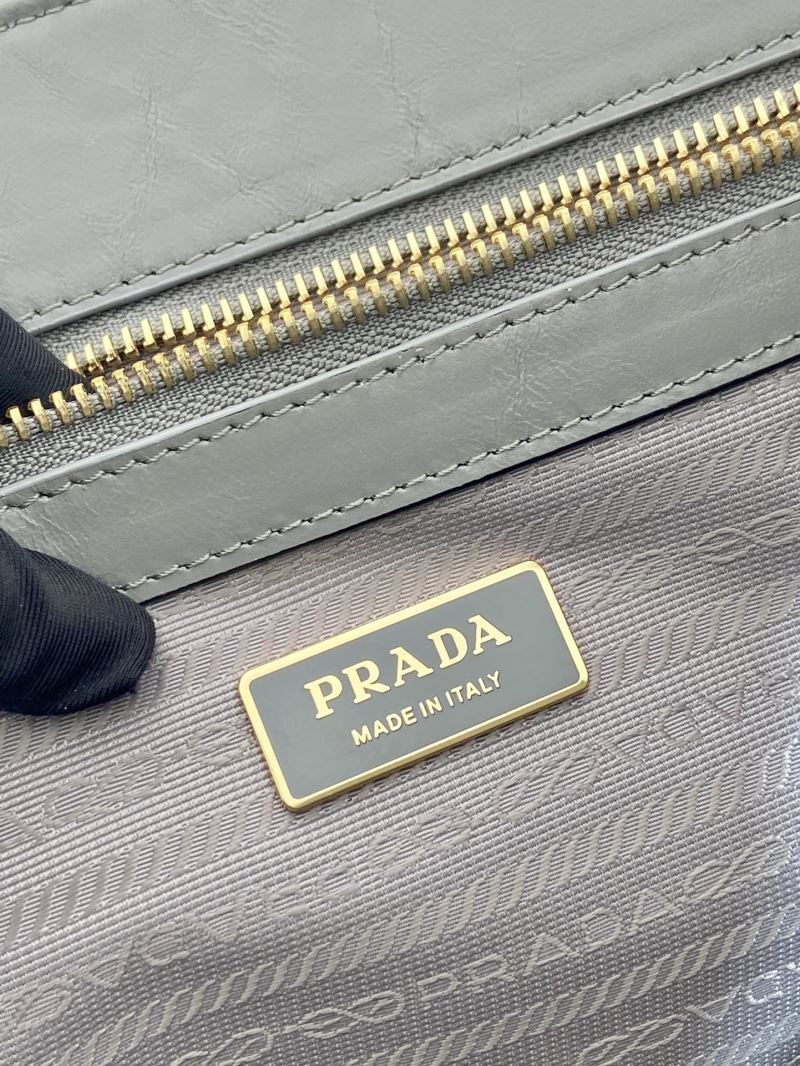 Pra*a tote bags